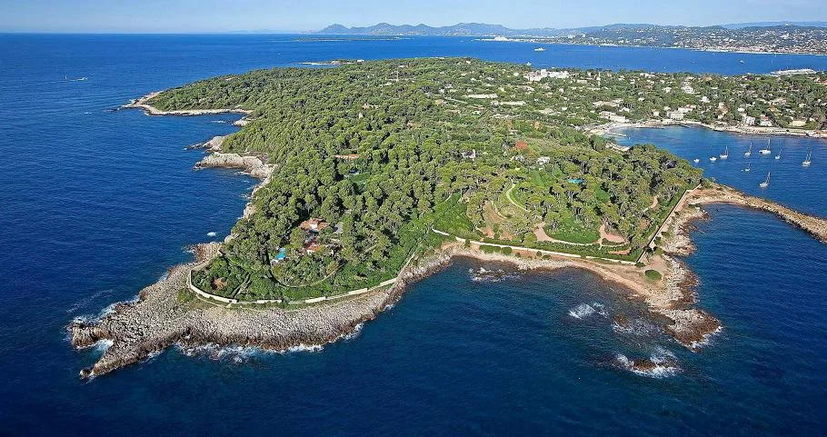 Aerial view of Cap d’Antibes, between the Baie des Anges and the Baie de Cannes.