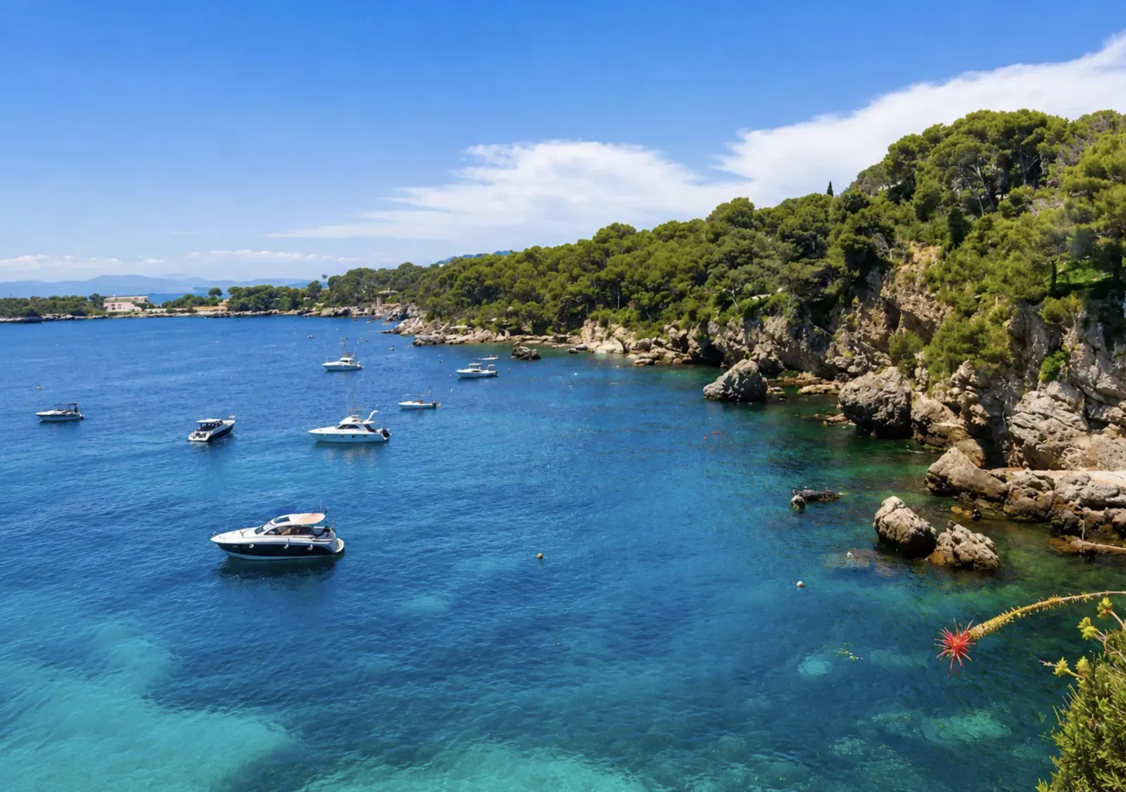 Baie des Milliardaires and the rocky coast of Cap d’Antibes.